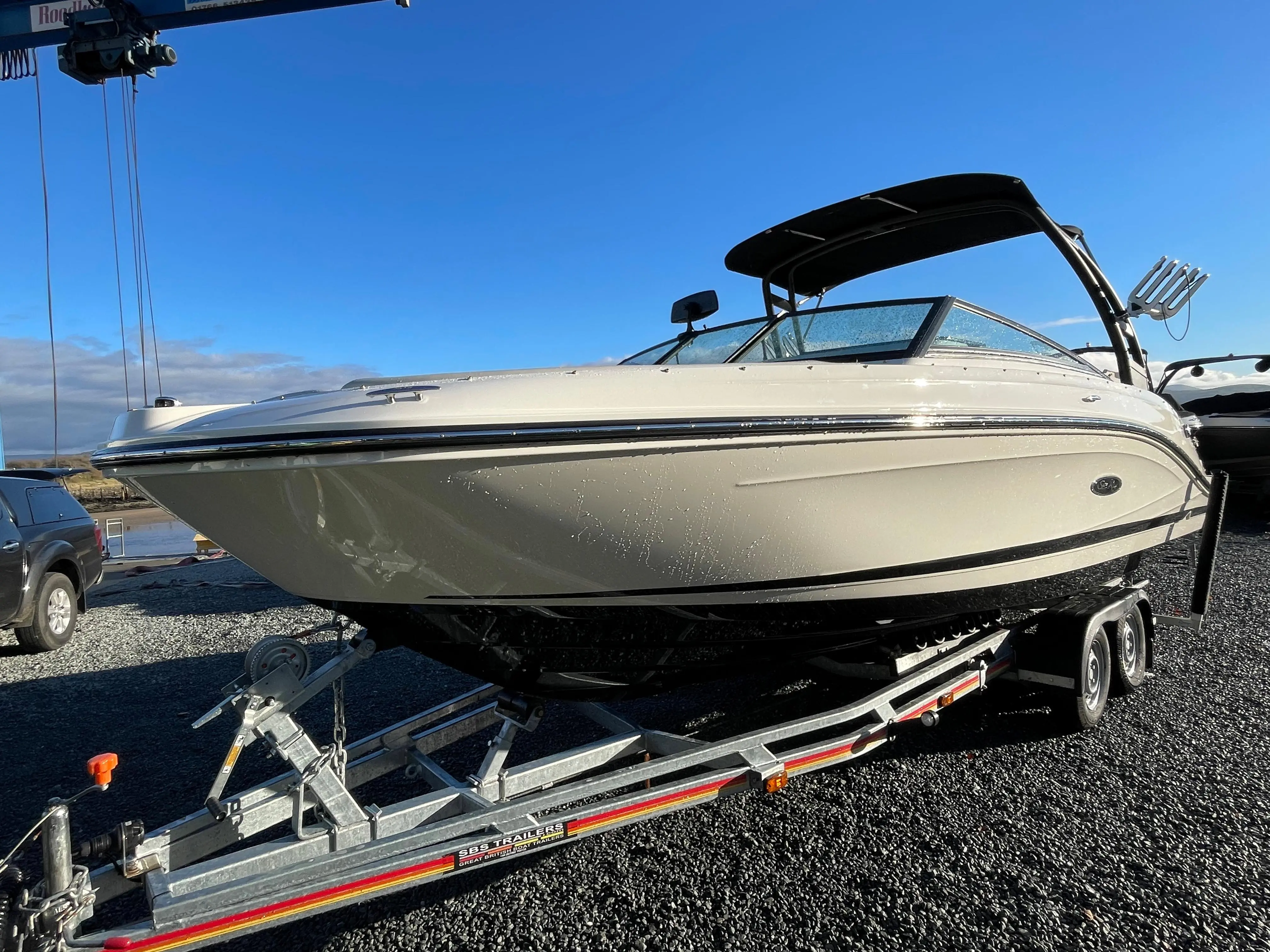 2023 Sea Ray 230 spx