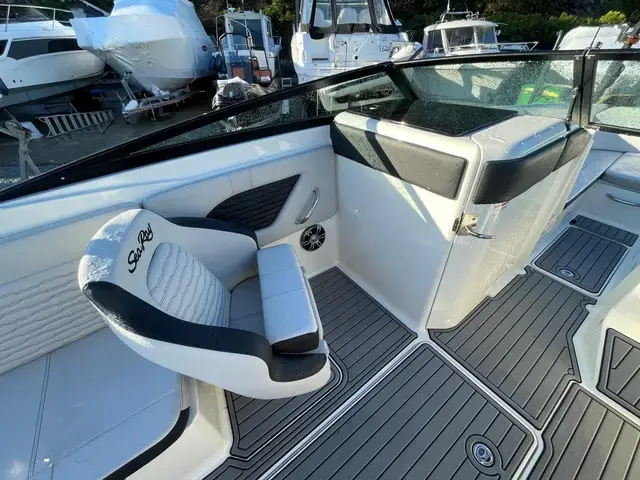 Sea Ray 230 Spx