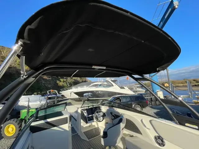 Sea Ray 230 Spx