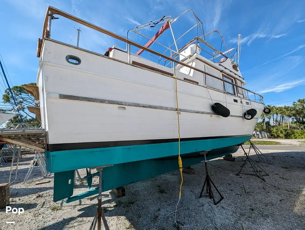 1981 Marine Trader 38dc