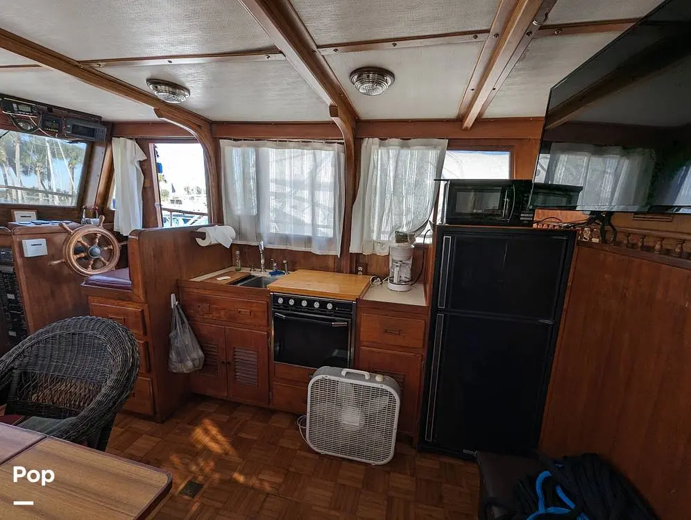 1981 Marine Trader 38dc