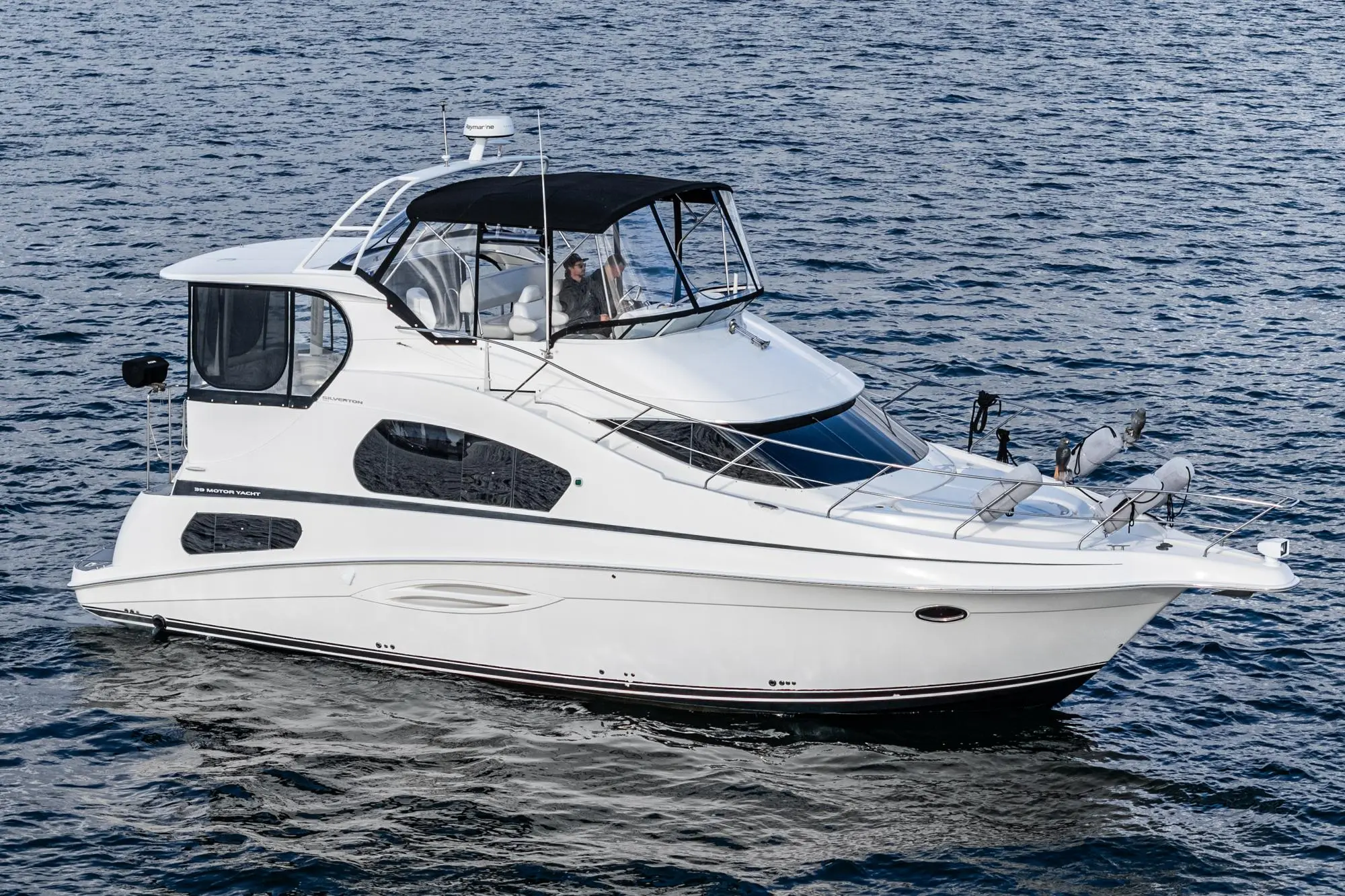 2005 Silverton 39 motor yacht