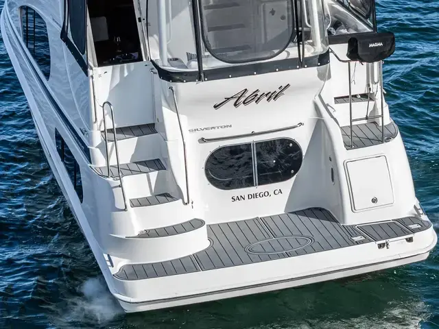 Silverton 39 Motor Yacht