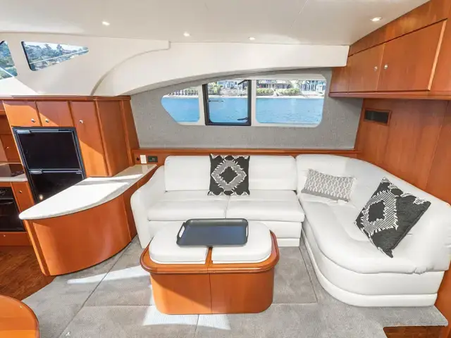 Silverton 39 Motor Yacht