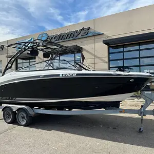 2016 Yamaha Boats 242 Limited S