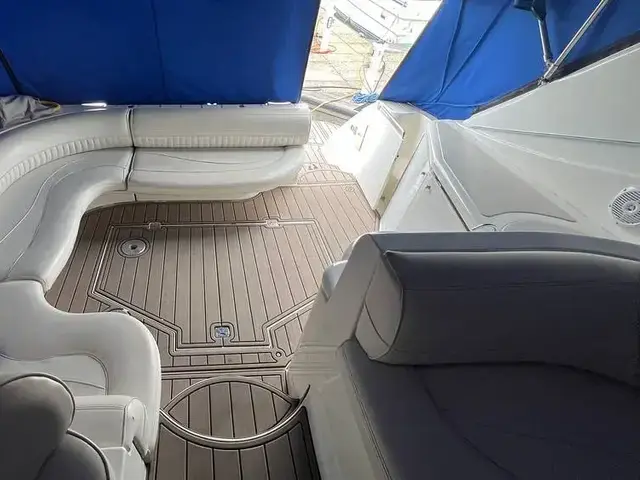 Cruisers Yachts 4270