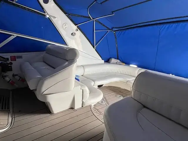 Cruisers Yachts 4270