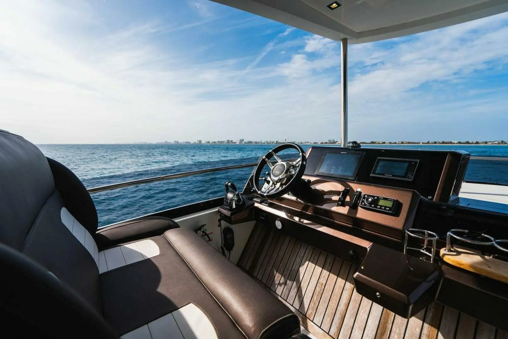 2019 Galeon 550 fly