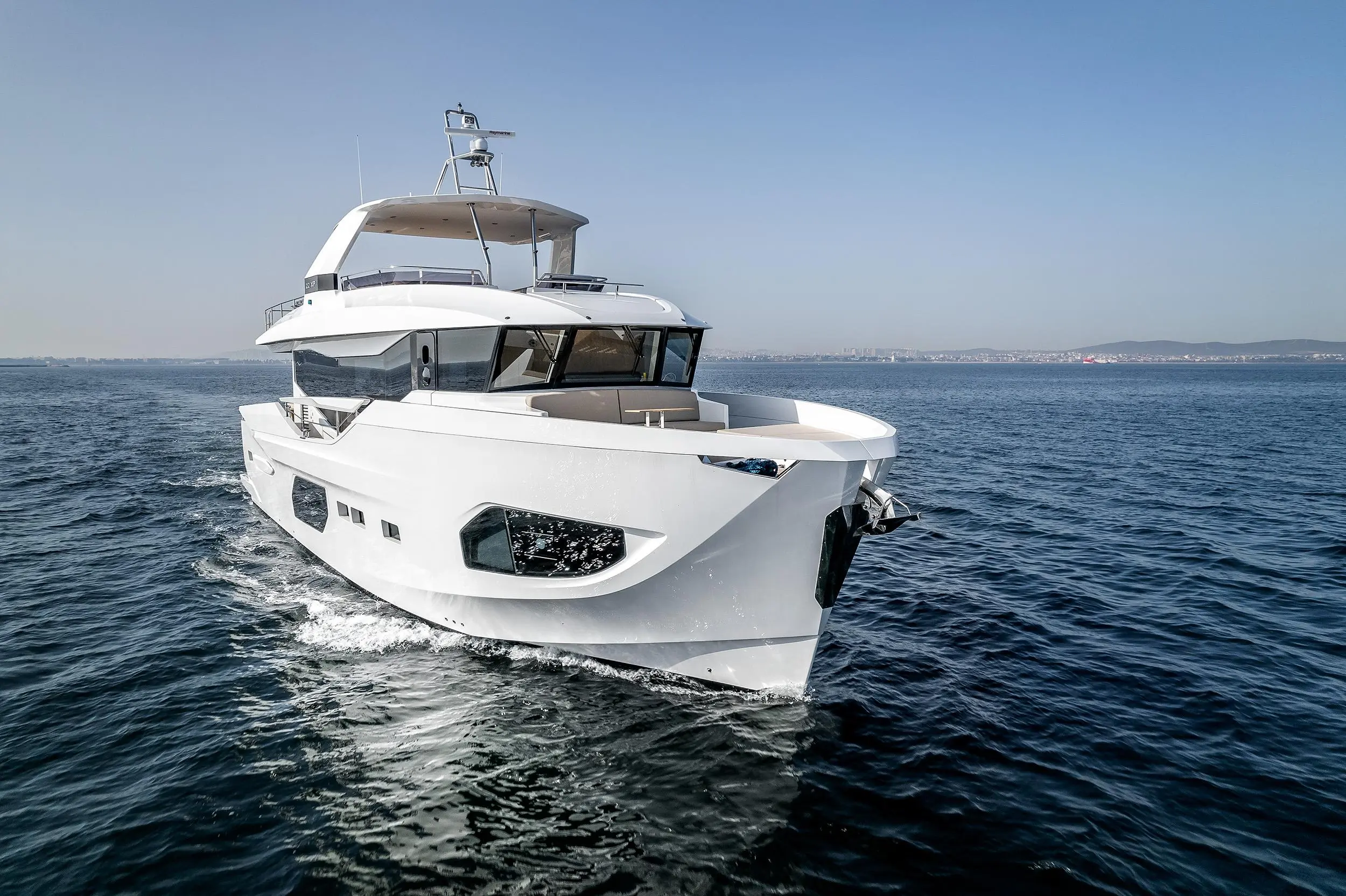 2025 Numarine 72'