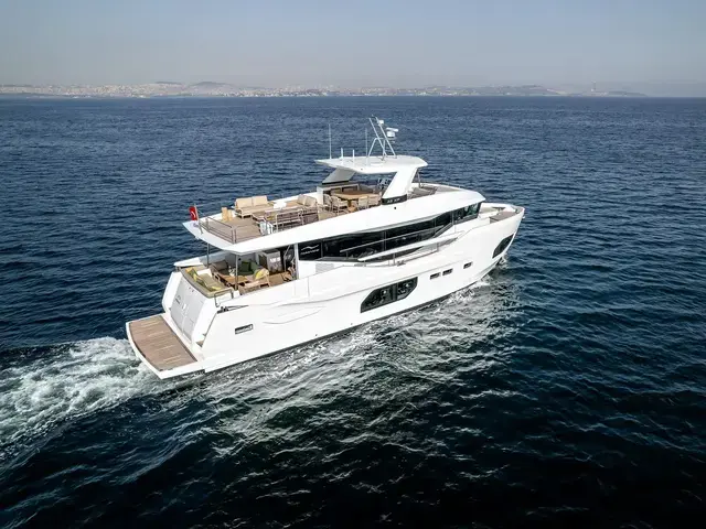 Numarine 72'