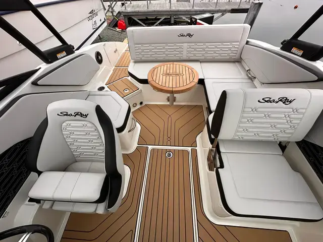 Sea Ray 210 Spx