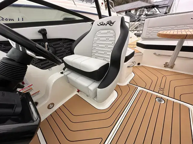 Sea Ray 210 Spx