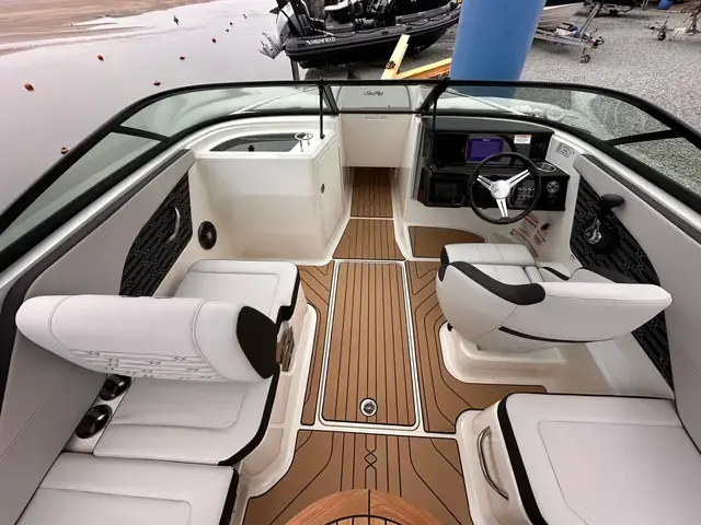 Sea Ray 210 Spx