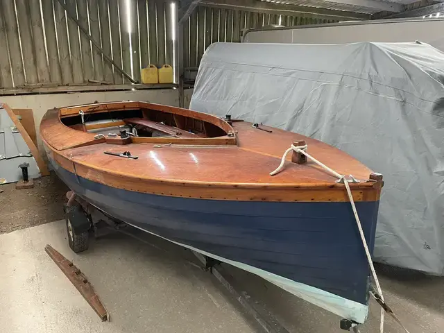 Classic Salcombe Yawl Y55