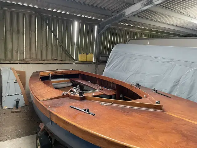 Classic Salcombe Yawl Y55