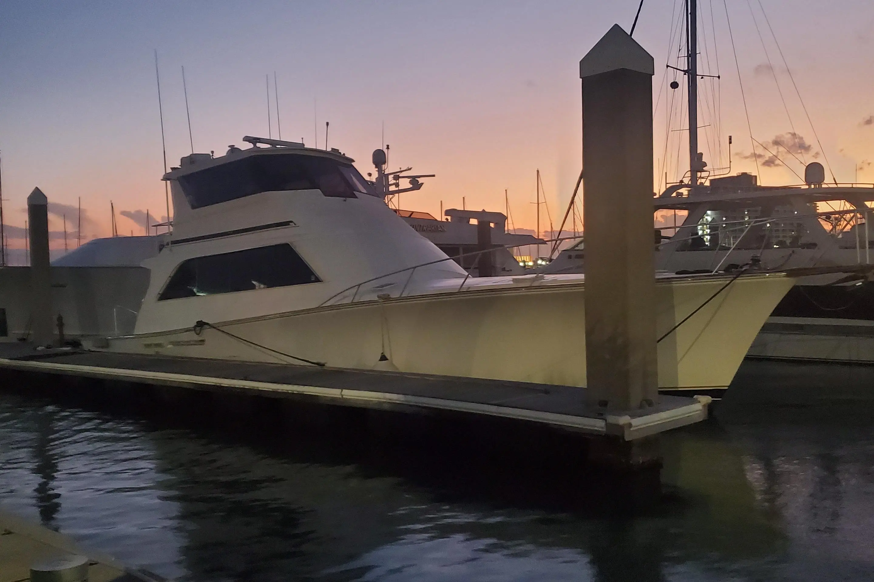 1989 Ocean 63 enclosed flybridge