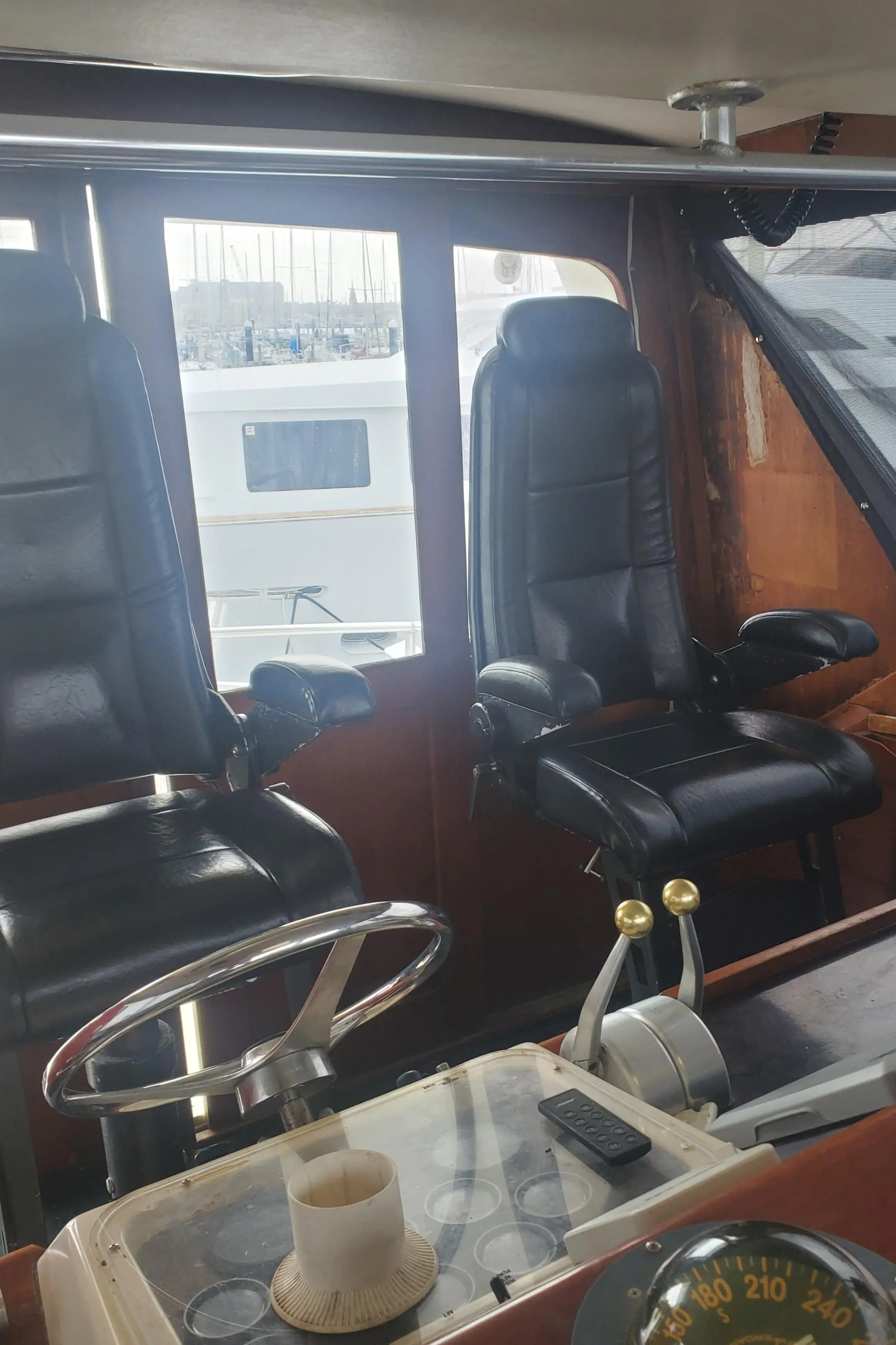 1989 Ocean 63 enclosed flybridge