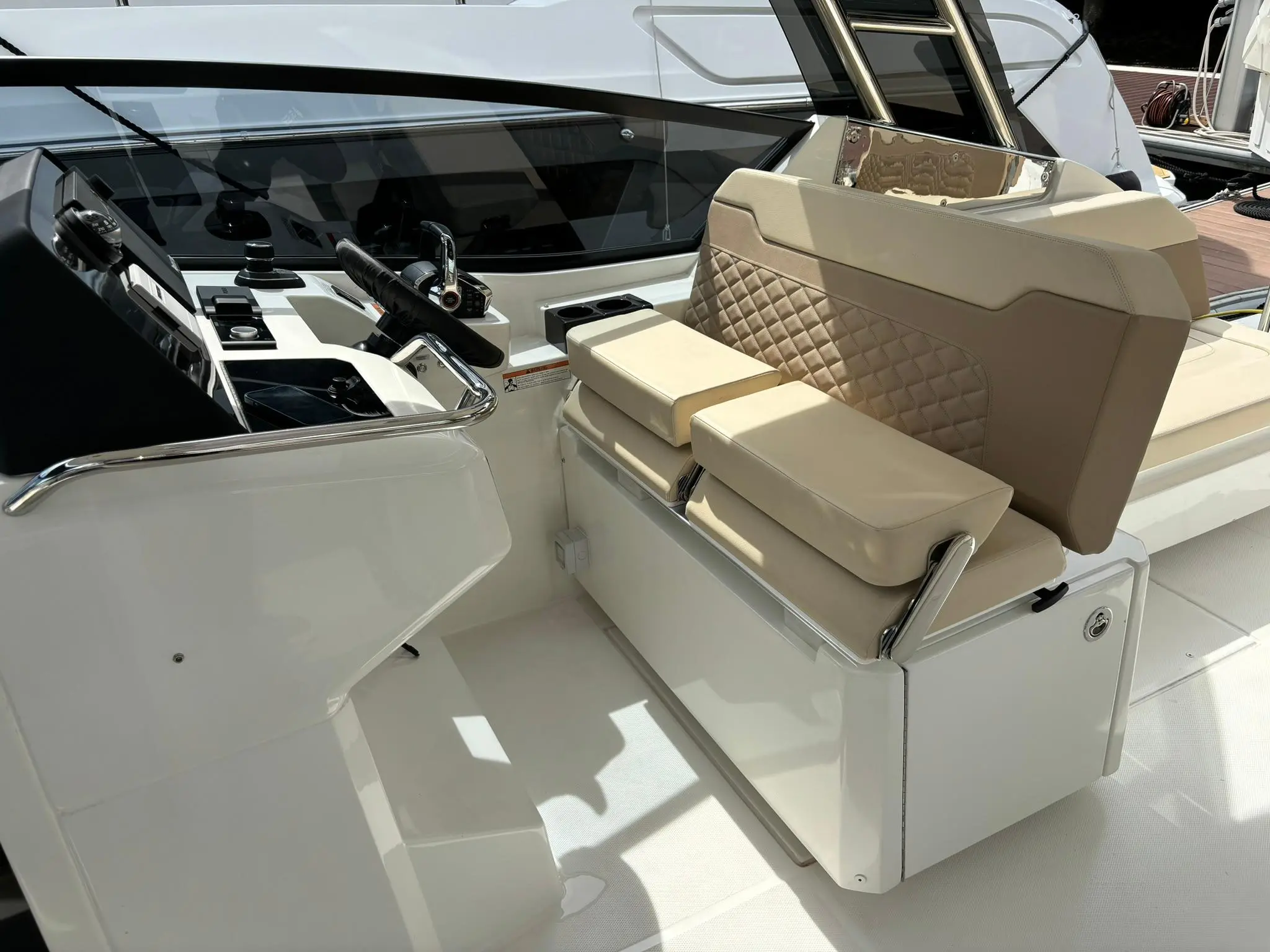 2023 Aquila 32 sport