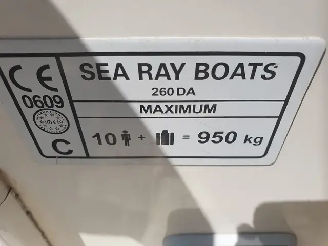 Sea Ray 275 Sundancer