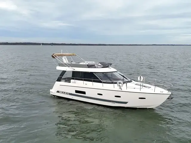 Sealine F 42