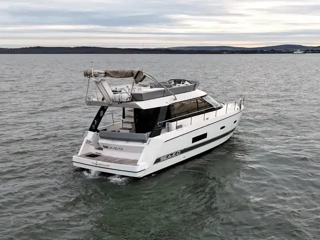 Sealine F 42