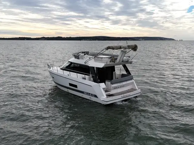 Sealine F 42