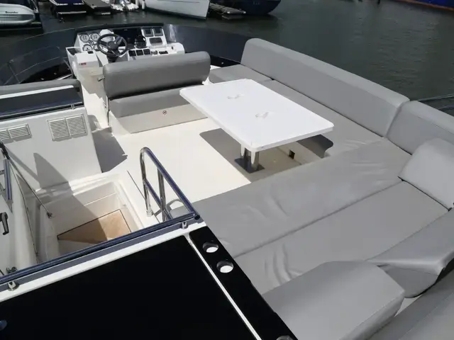 Sealine F 42