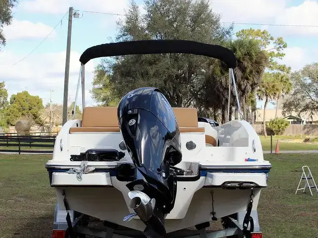 Bayliner Dx 2000