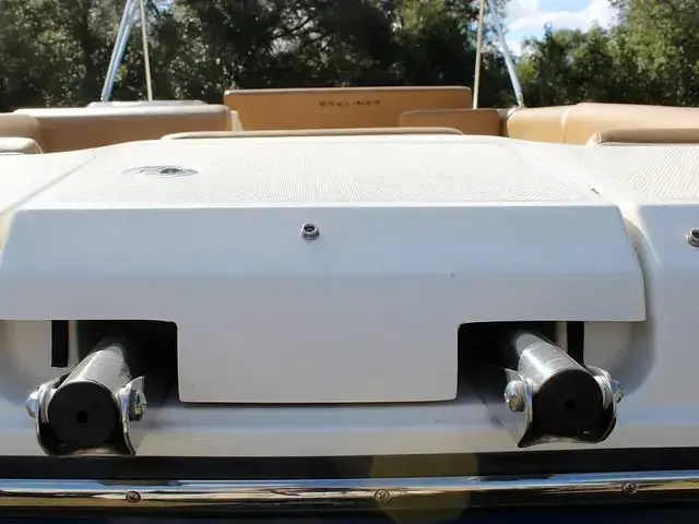 Bayliner Dx 2000