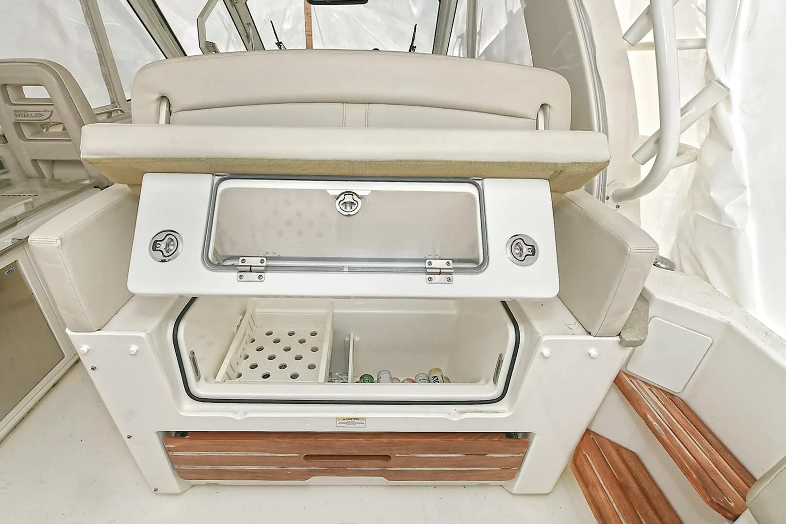 2020 Boston Whaler 380 realm