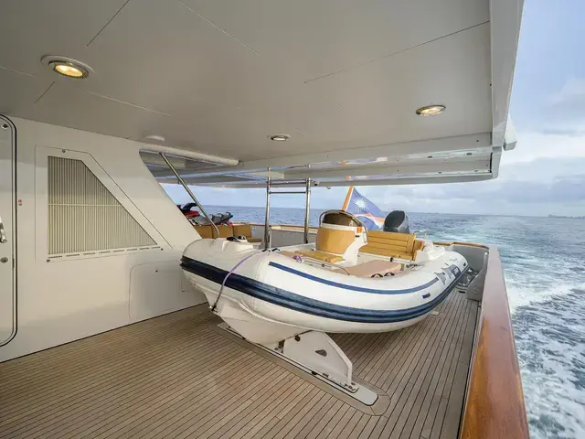 Intermarine 136'