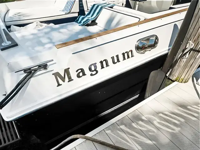 Magnum 53 Sport