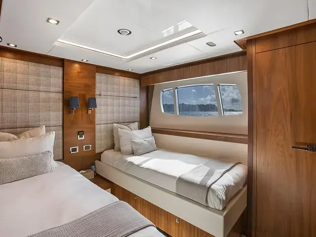 Sunseeker Sport Yacht 115