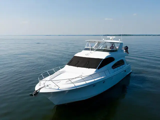 Hatteras 63'