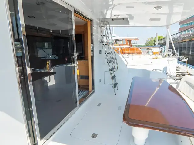 Hatteras 63'