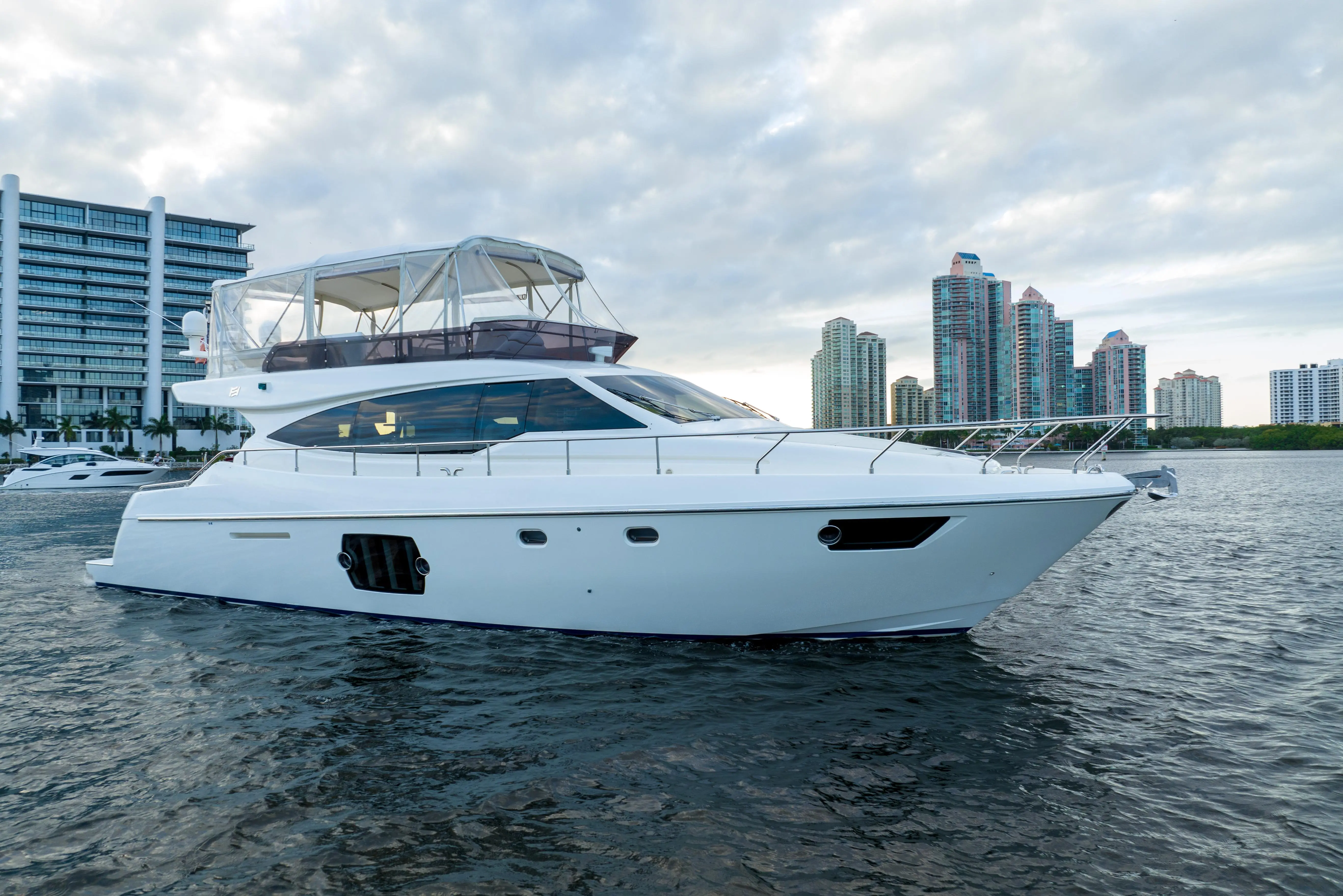 2014 Ferretti 53'