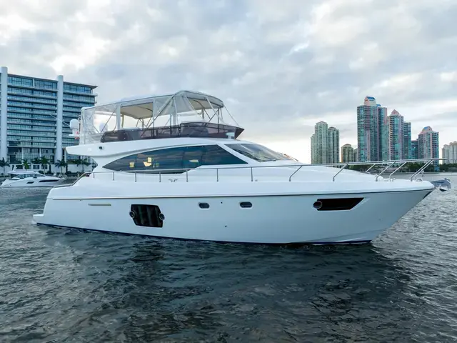 Ferretti Yachts 53