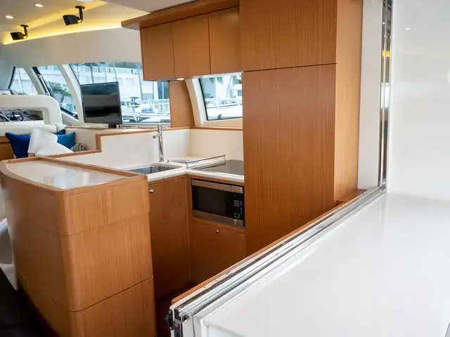 Ferretti Yachts 53