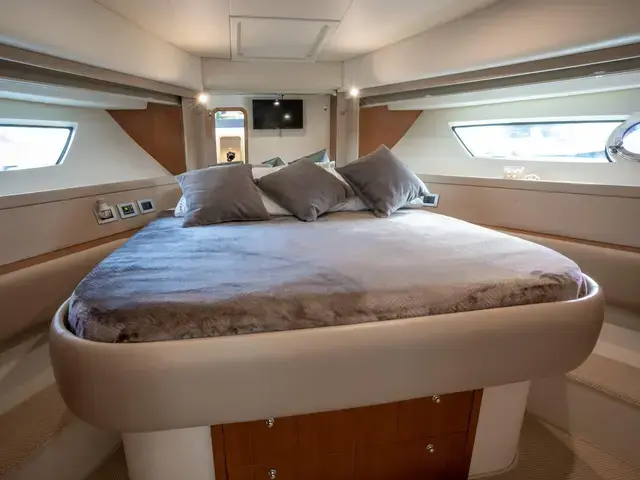 Ferretti Yachts 53