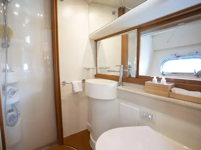 Ferretti Yachts 53