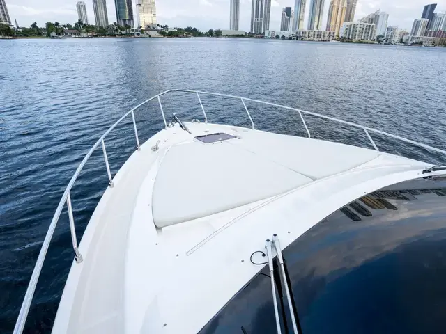 Ferretti Yachts 53