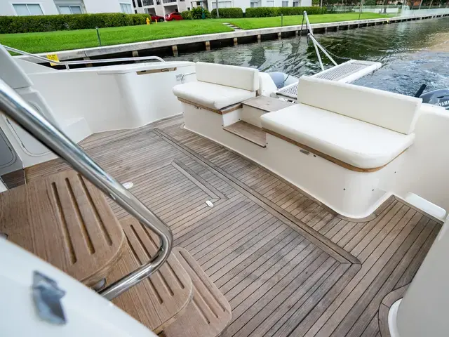 Ferretti Yachts 53