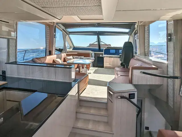 Galeon 680 Fly