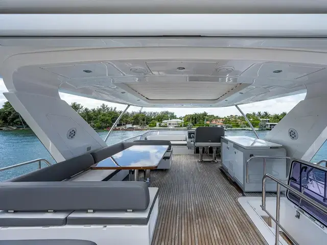 Azimut 72