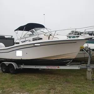 2000 Grady-White Seafarer 228