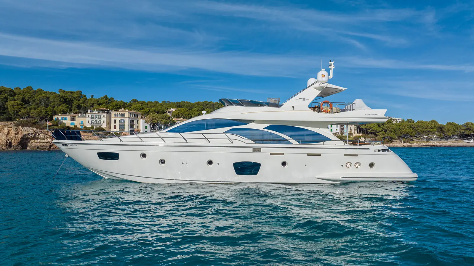 2008 Azimut 75 flybridge, first launched 2013, fin stabilized