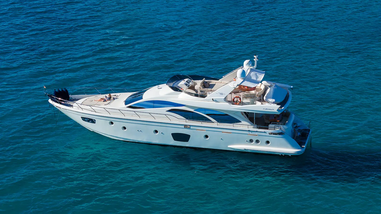 2008 Azimut 75 flybridge, first launched 2013, fin stabilized