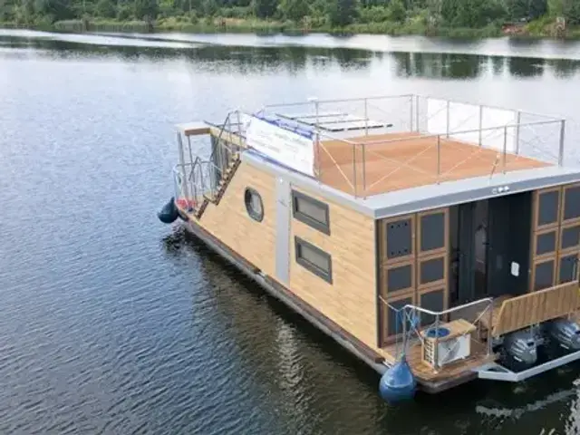 Campi 460 Houseboat