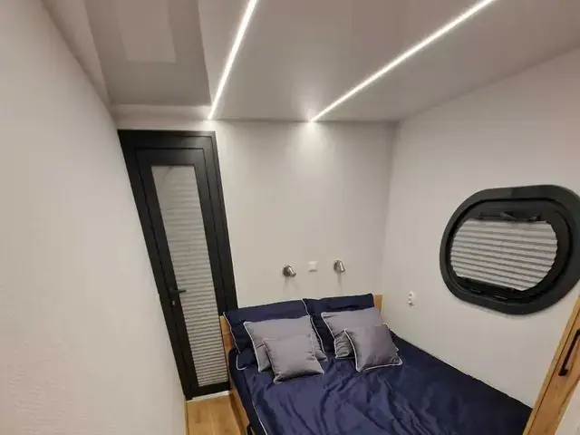 Campi 460 Houseboat