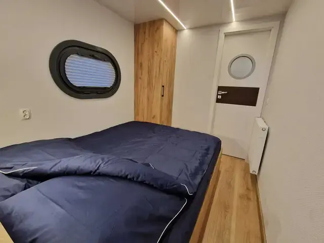 Campi 460 Houseboat